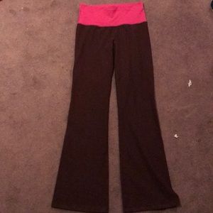 Lulu lemon maroon reversible band yoga pants